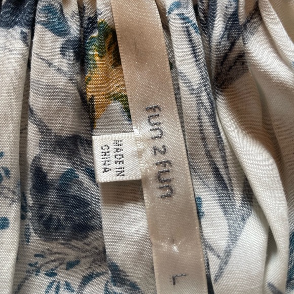 Fun 2 Fun flowered off the shoulder top bought through StitchFix - Picture 9 of 10